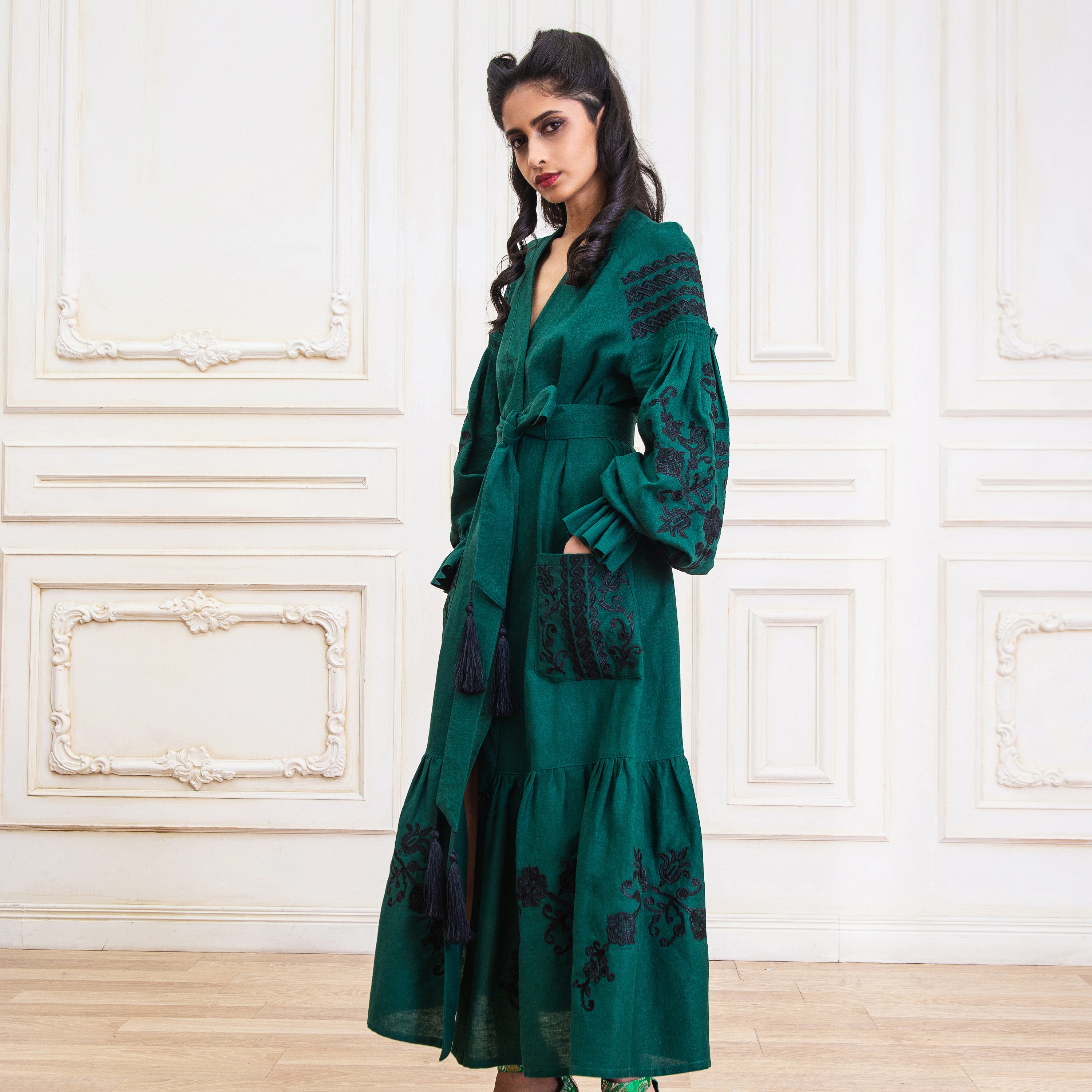 Green Boho Chic Embroidered Linen Dress – Cafedelmarina